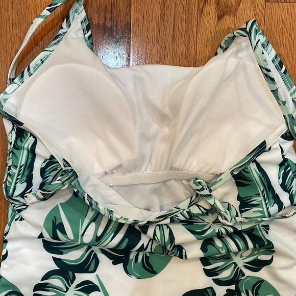 Crane Woman NWOT Size Large Bathing Suit Swim white with Green Palm Leaf Print - Picture 4 of 6